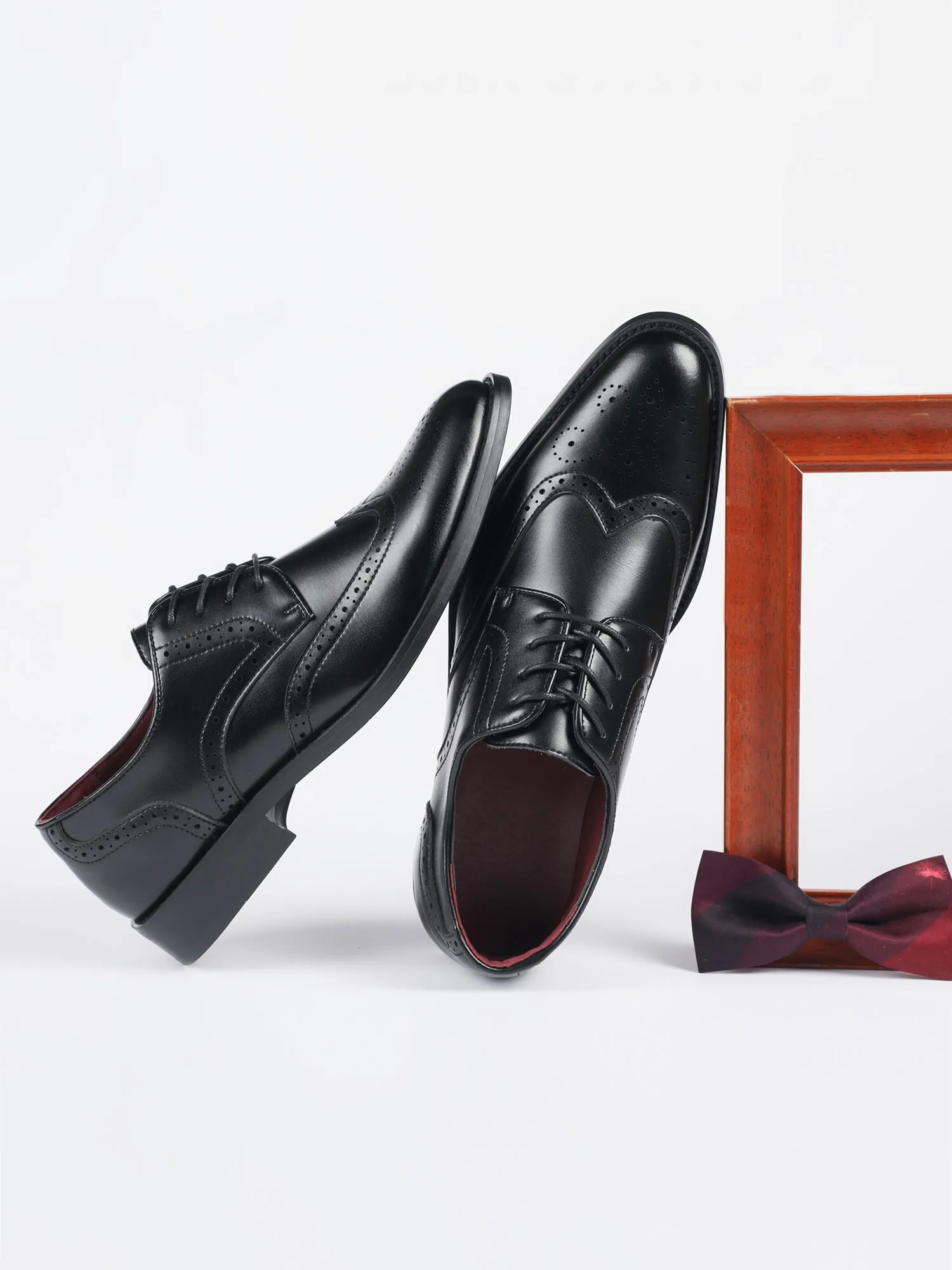 Classic Oxford Wingtip Lace Up Dress Shoes