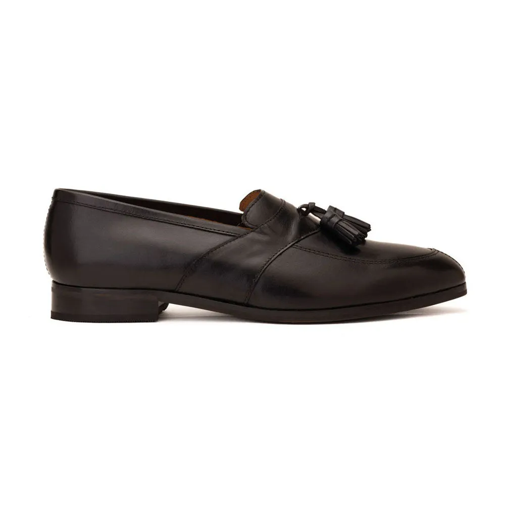 Split Toe Apron Tassel Loafer