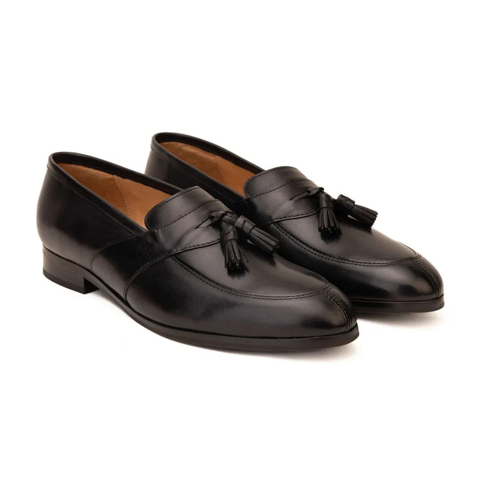Split Toe Apron Tassel Loafer